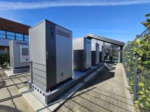 Schneider Electric lansează Schneider Boost Pro, o soluţie inteligentă de stocare a energiei pentru clădiri comerciale şi industriale